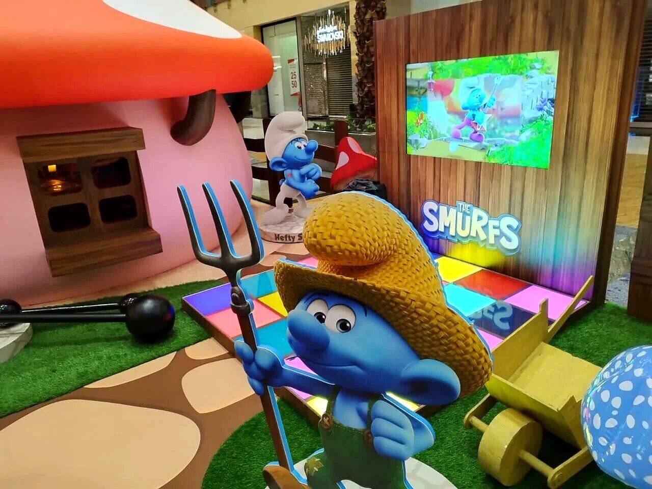 The Smurfs mall activation, view 6 of 11