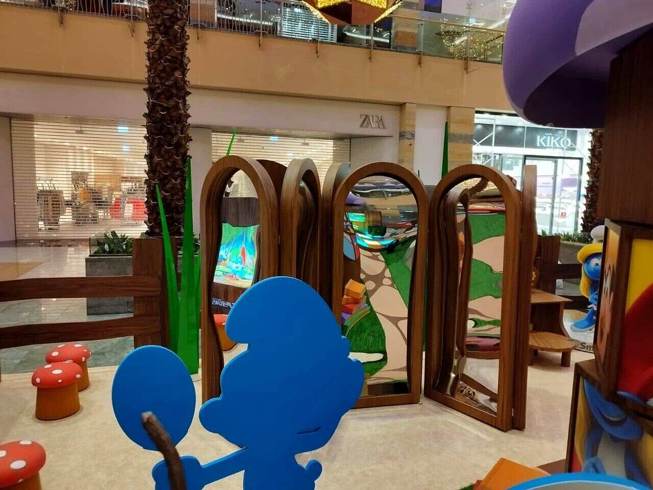 The Smurfs mall activation, view 7 of 11