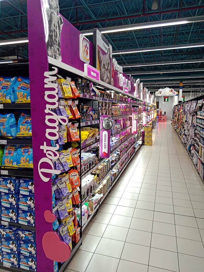 “Petagram” pet aisle branding